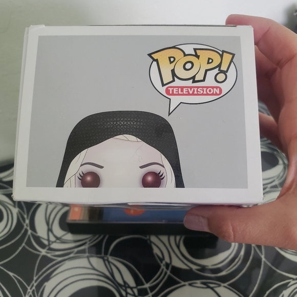 Olivia Moore Hood Funko Pop 347 NY Comic Con LE variant - Picture 8 of 10